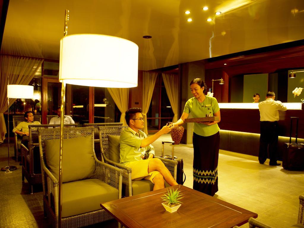 Emerald Palace Hotel Naypyidaw Экстерьер фото