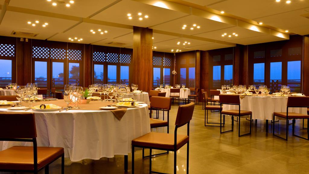 Emerald Palace Hotel Naypyidaw Экстерьер фото