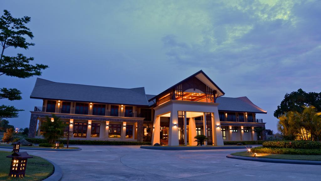 Emerald Palace Hotel Naypyidaw Экстерьер фото