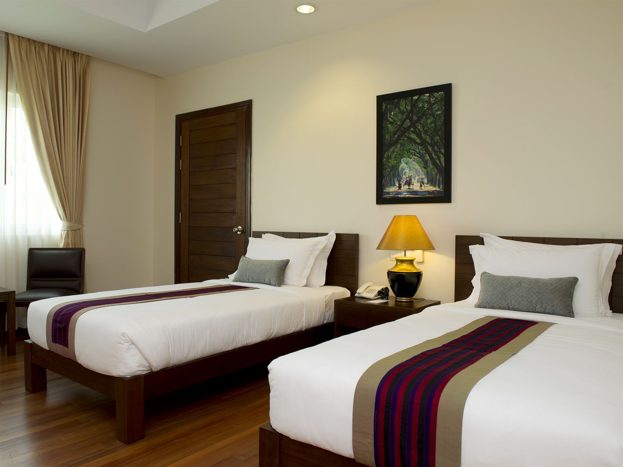 Emerald Palace Hotel Naypyidaw Экстерьер фото