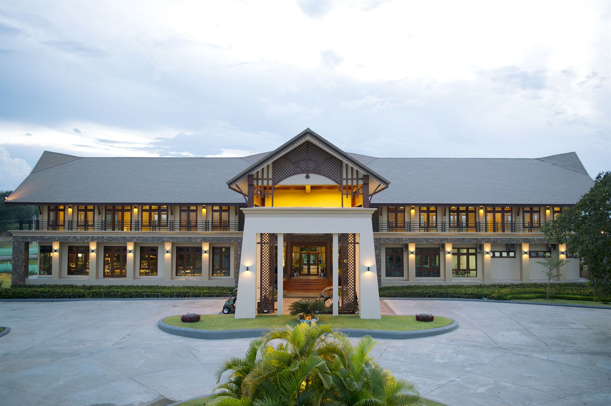 Emerald Palace Hotel Naypyidaw Экстерьер фото