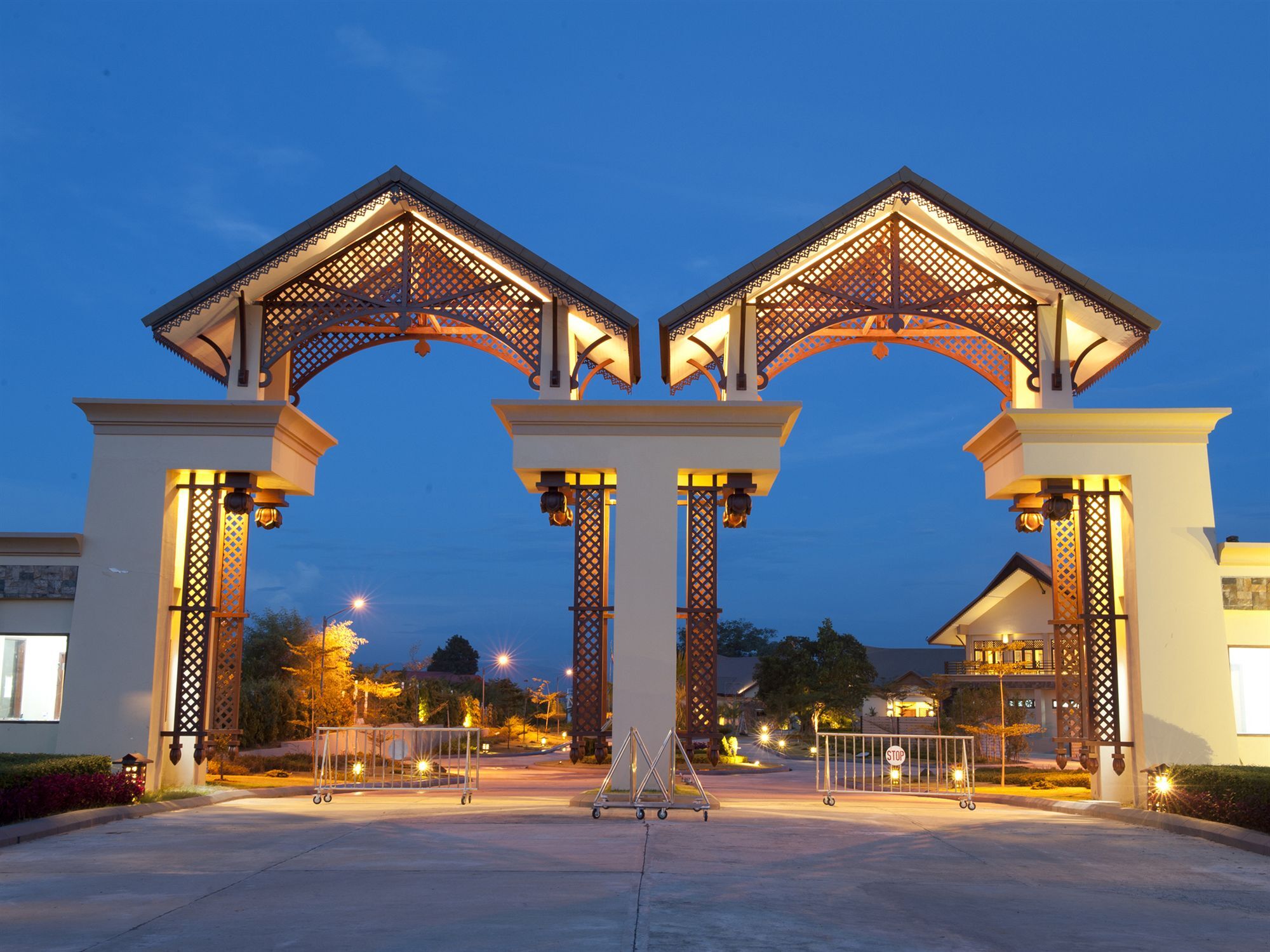 Emerald Palace Hotel Naypyidaw Экстерьер фото